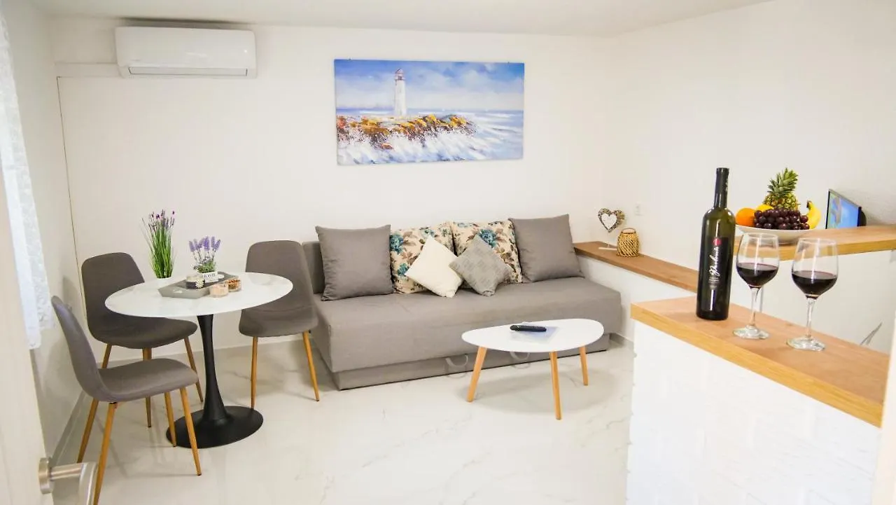 Peaceful & Sunny Apartments 特罗吉尔