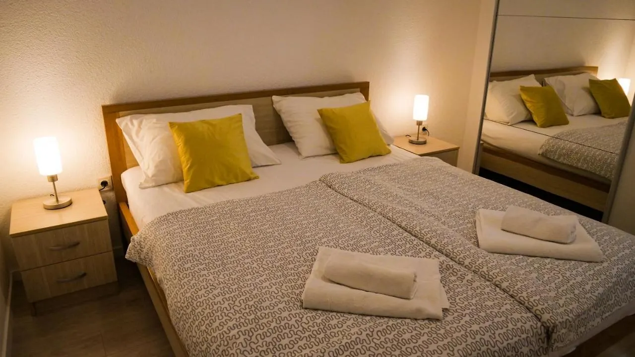 Peaceful & Sunny Apartments Trogir